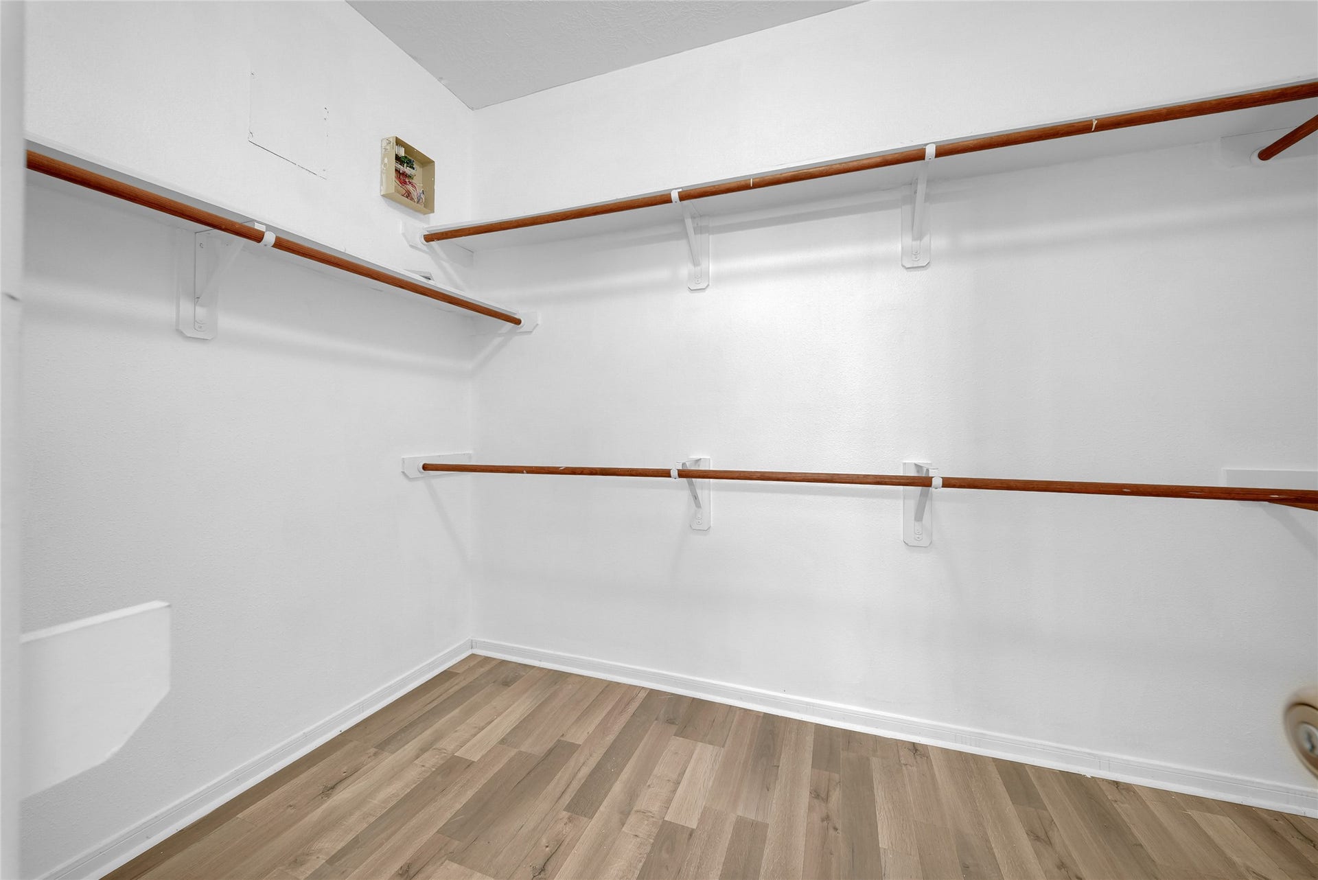 1009 Bay Area Boulevard, League City, TX 77573 Primary Closet