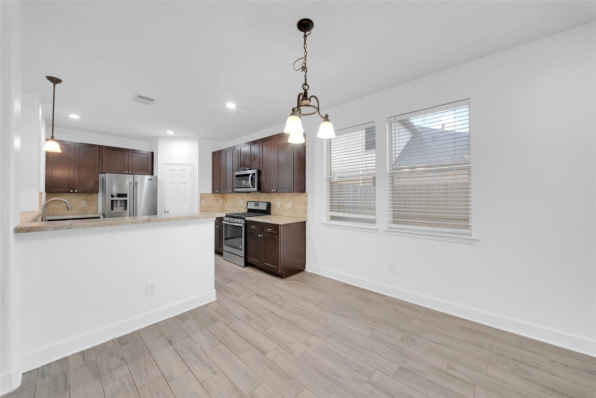 1009 Bay Area Boulevard, League City, TX 77573 Kitchen