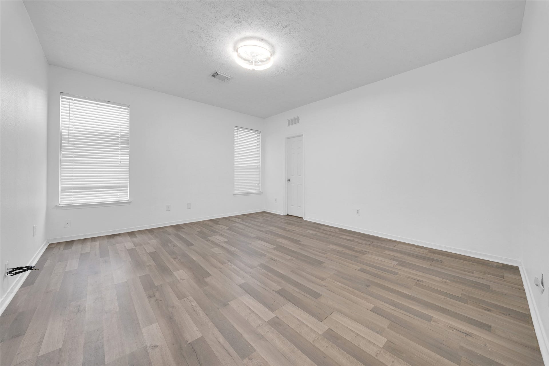 1009 Bay Area Boulevard, League City, TX 77573 Primary Bedroom