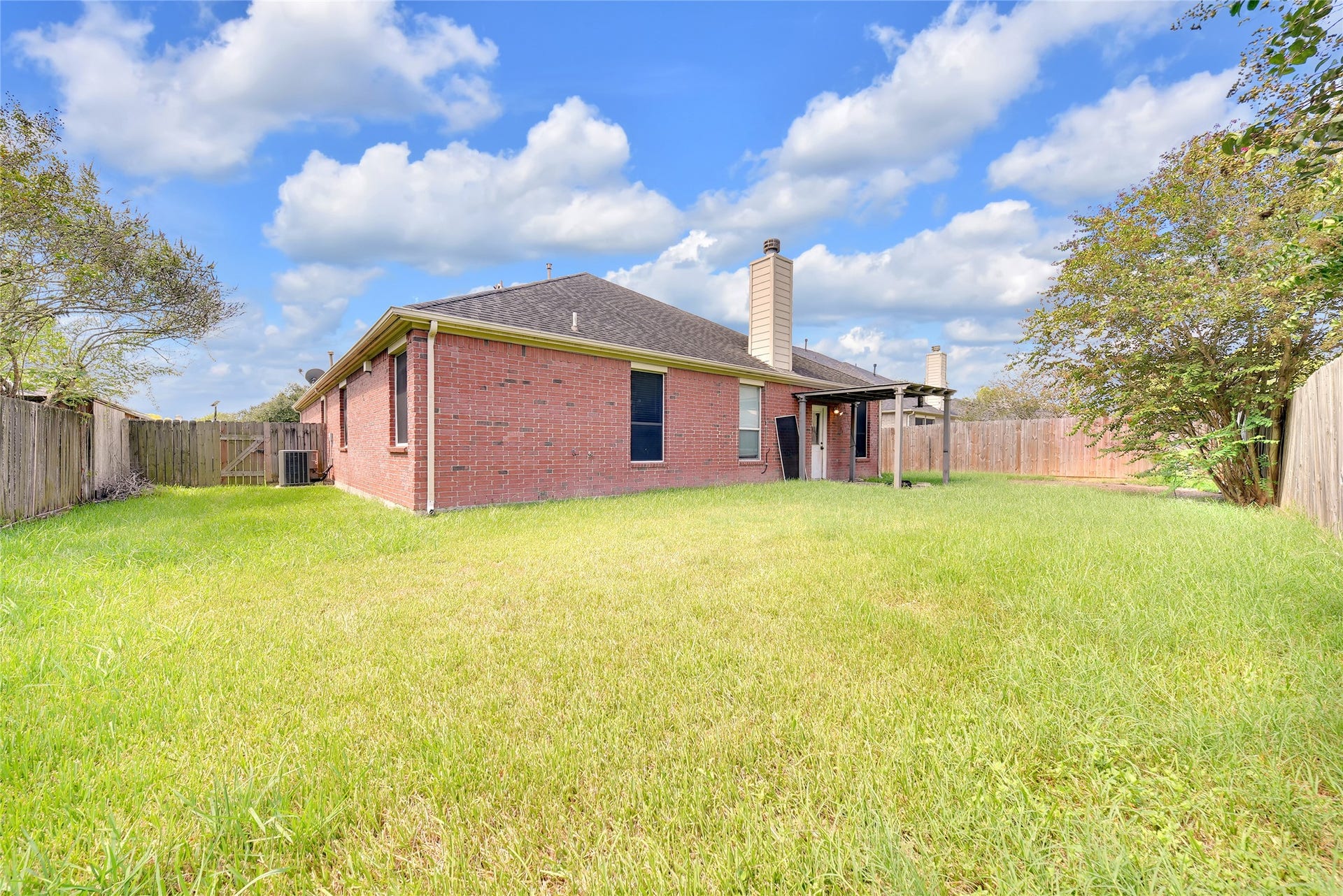 1009 Bay Area Boulevard, League City, TX 77573 Backyard