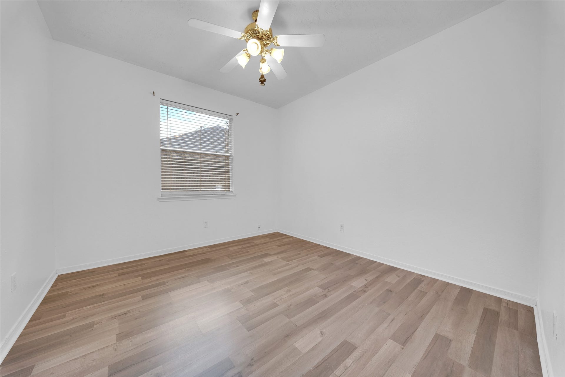 1009 Bay Area Boulevard, League City, TX 77573 4th Bedroom
