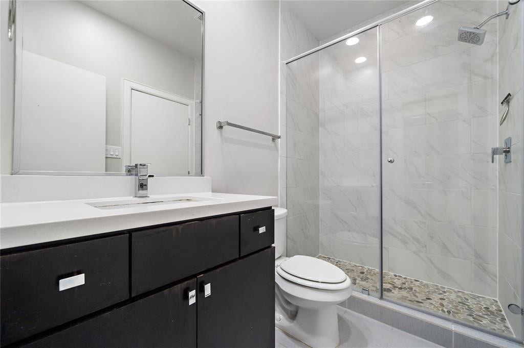 128 Pierce Street, Houston, TX 77002 128 Pierce Street, Houston, TX 77002
