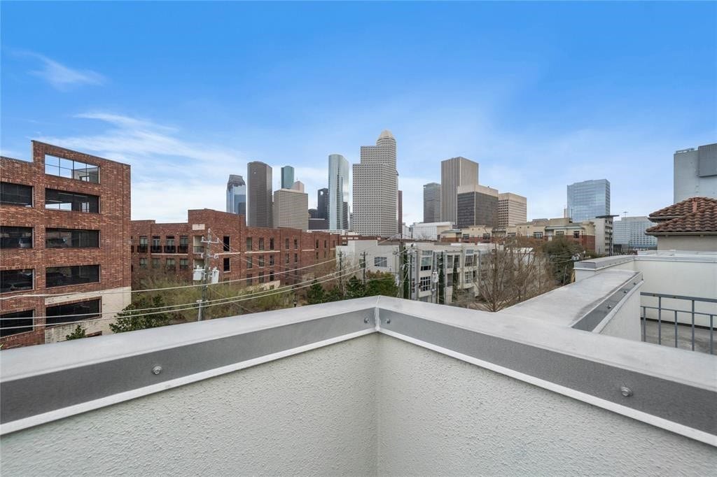 128 Pierce Street, Houston, TX 77002 128 Pierce Street, Houston, TX 77002