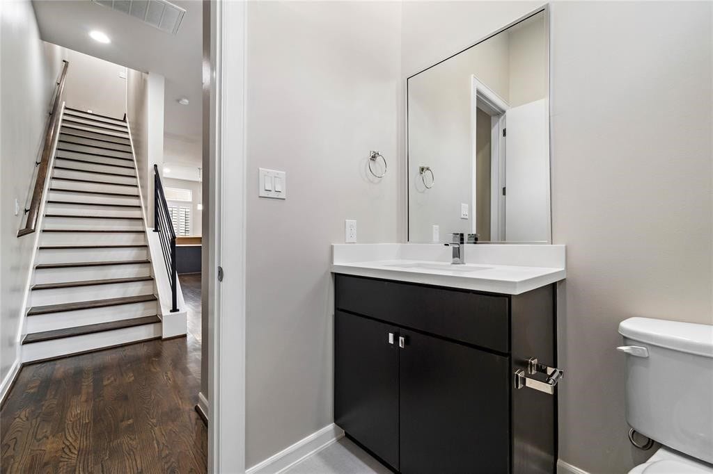 128 Pierce Street, Houston, TX 77002 128 Pierce Street, Houston, TX 77002