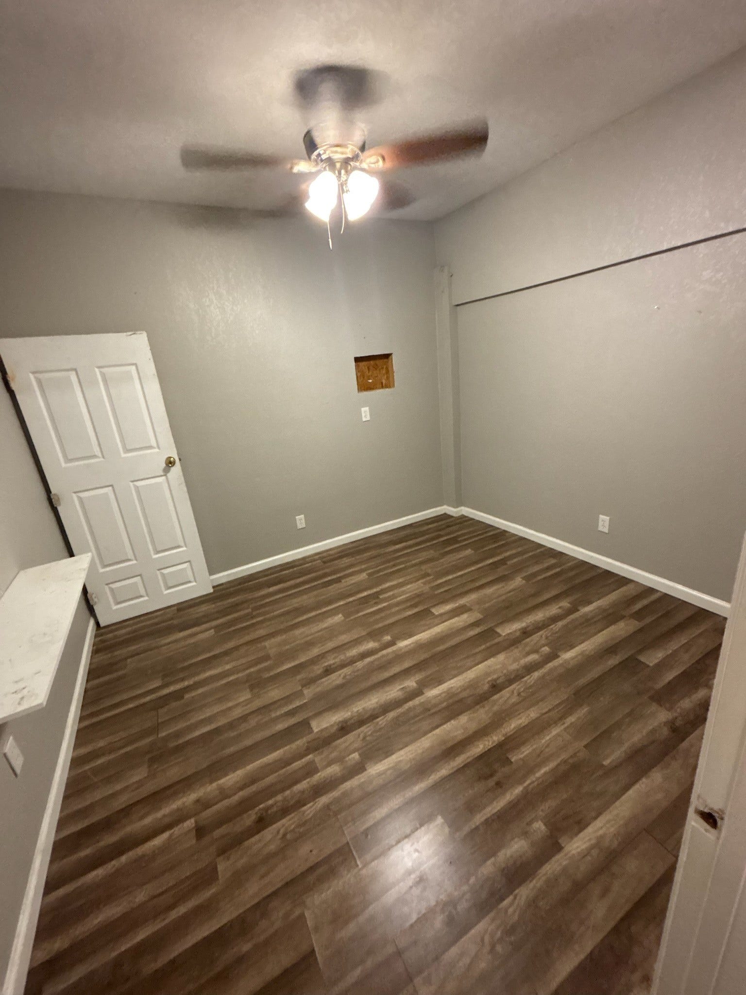 1010 22nd Street, San Leon, TX 77539 bottom unit bedroom