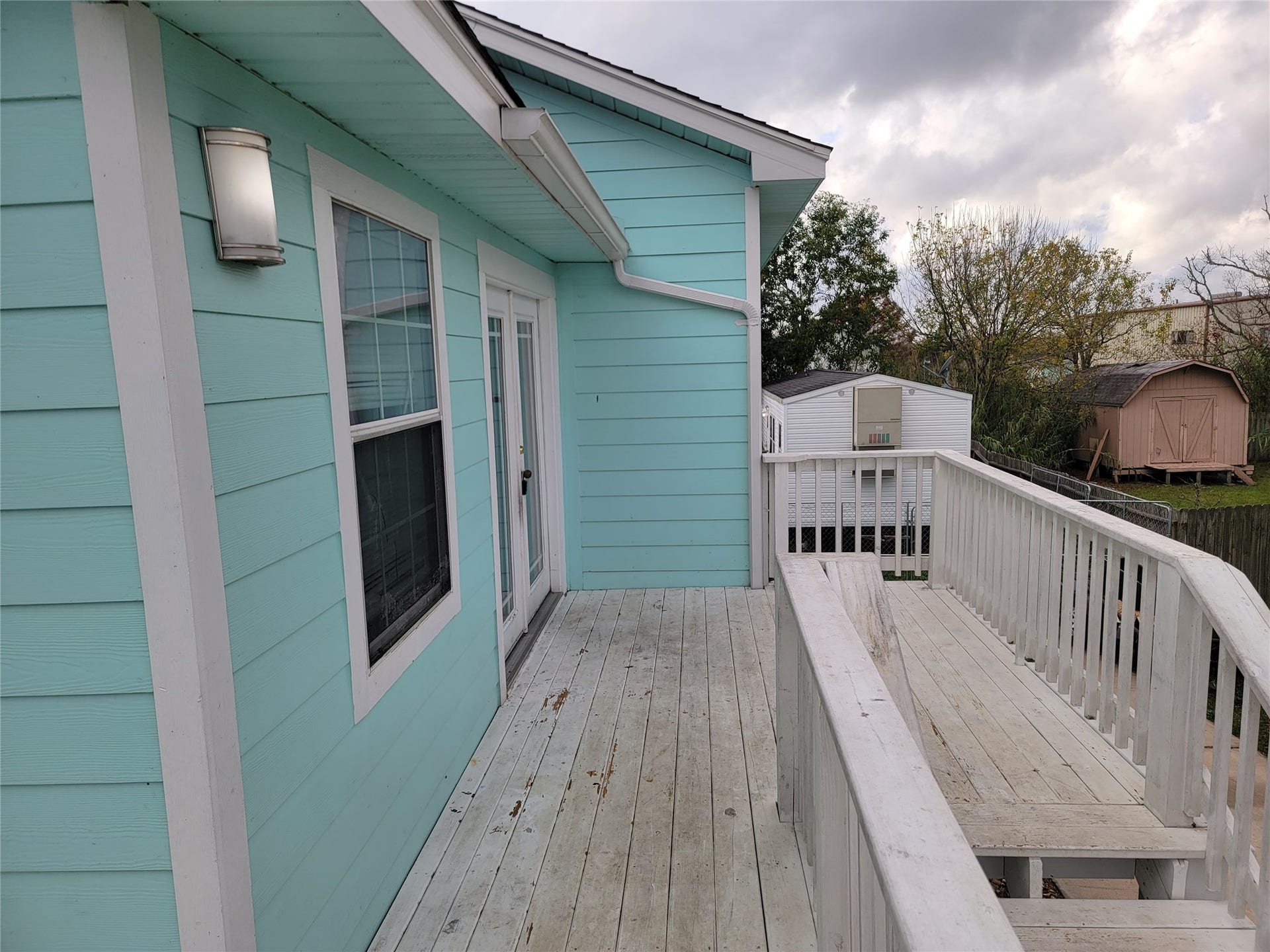 1010 22nd Street, San Leon, TX 77539 upstairs entrance