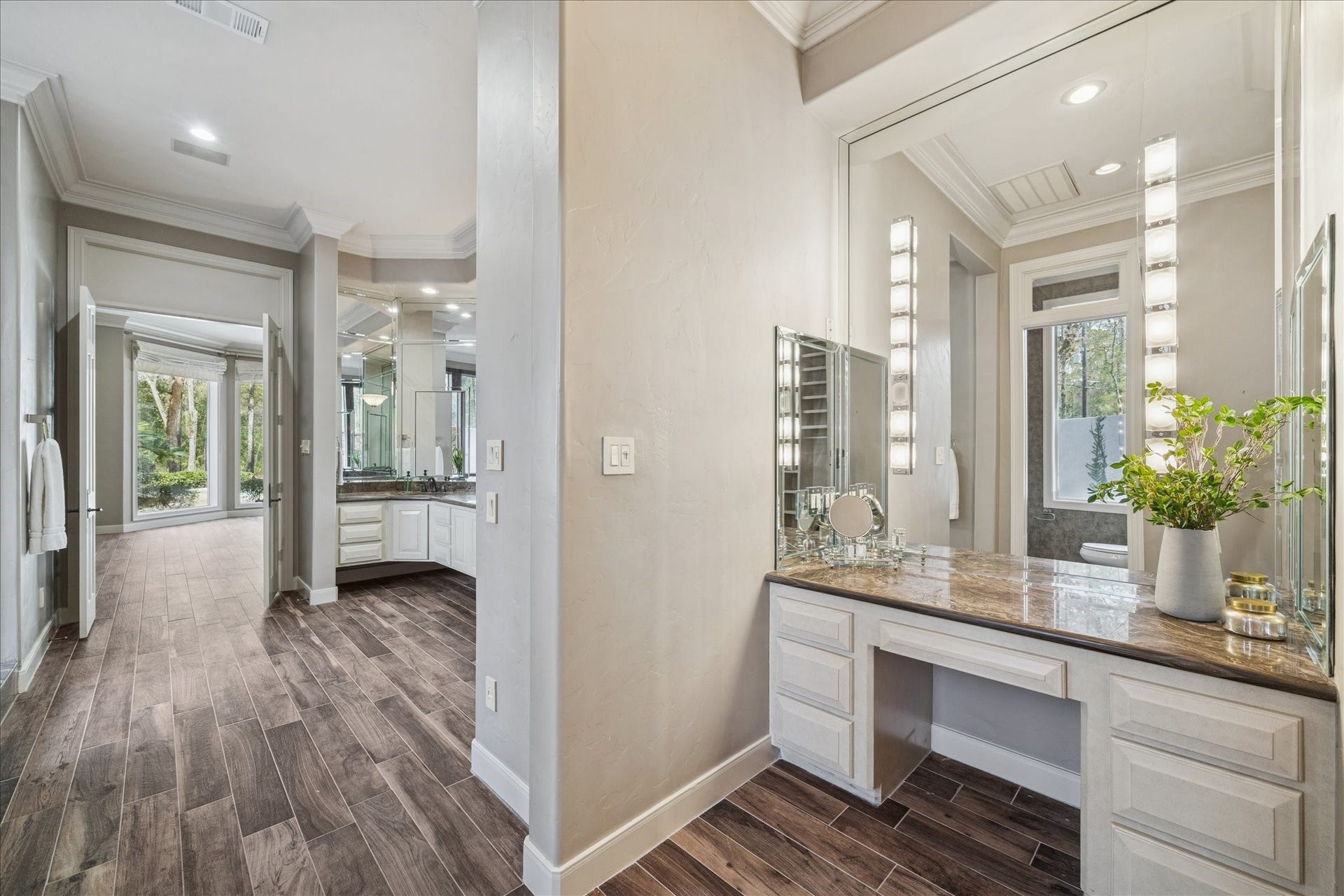 31 Enchanted Woods Drive, Kingwood, TX 77339