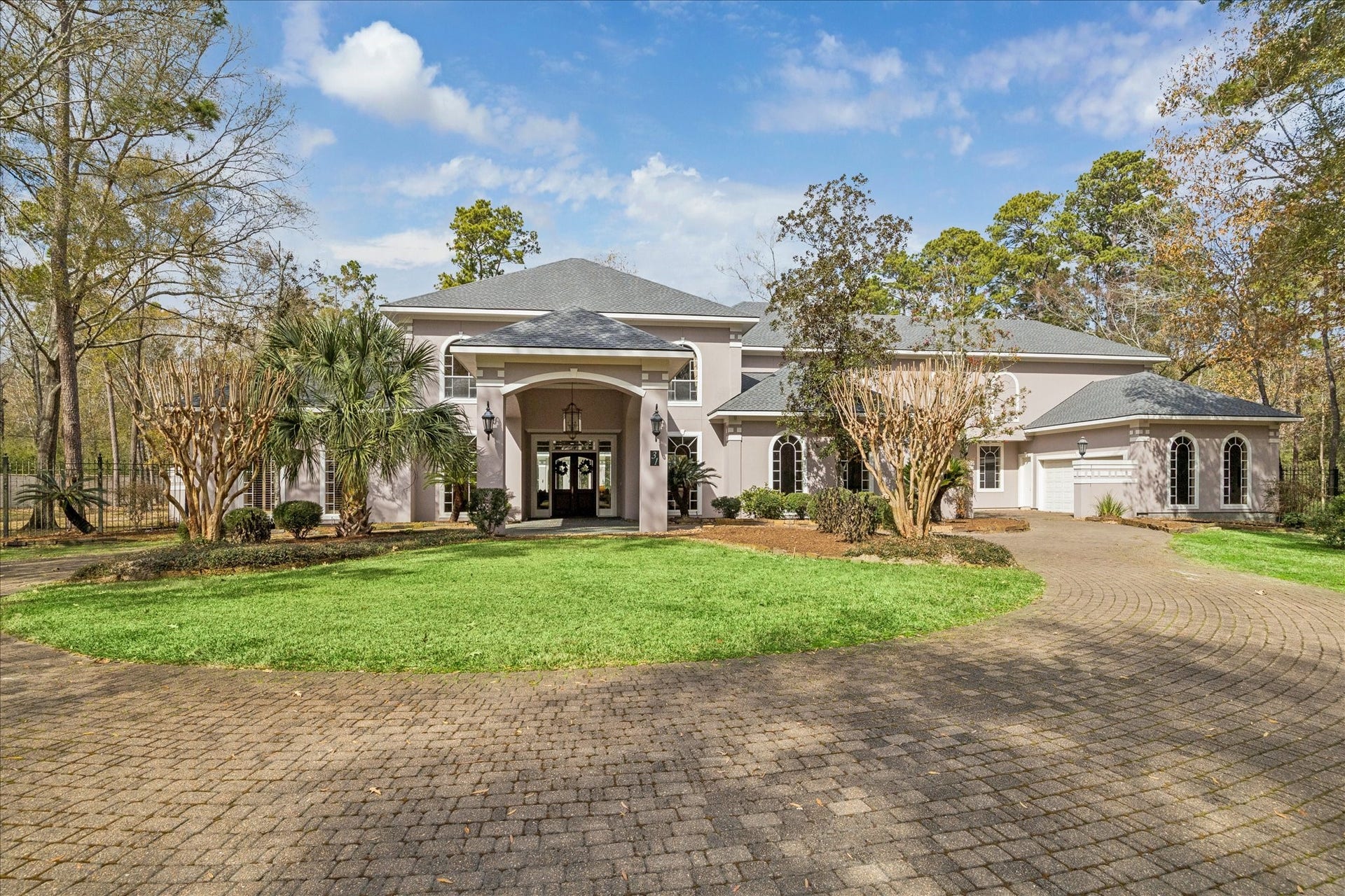 31 Enchanted Woods Drive, Kingwood, TX 77339