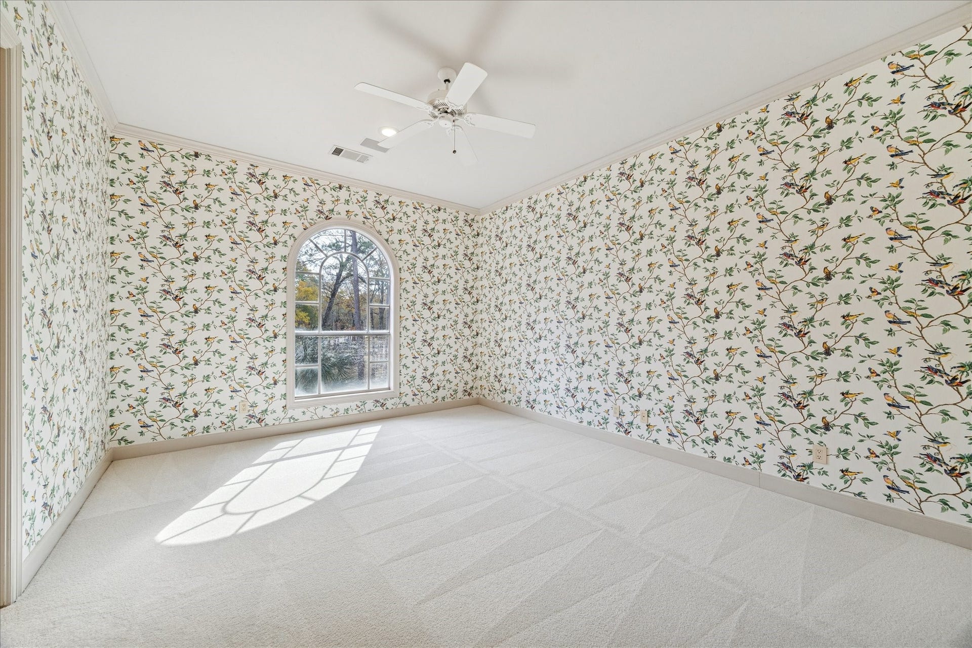 31 Enchanted Woods Drive, Kingwood, TX 77339