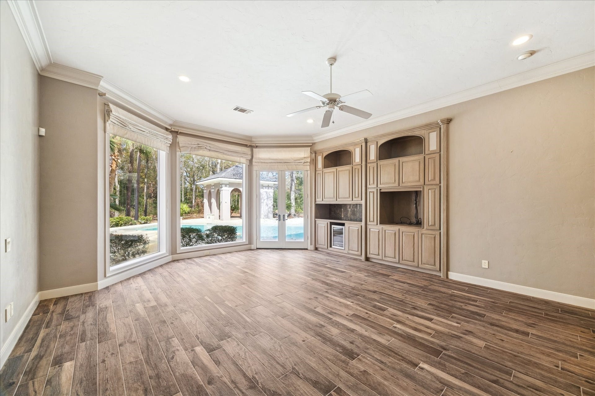 31 Enchanted Woods Drive, Kingwood, TX 77339