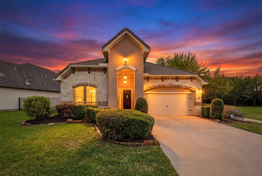 Property photo for 4914 Fairford Drive, Sugar Land, TX