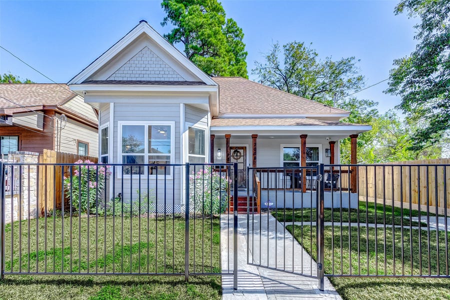 Property photo for 2008 Common Street, Houston, TX