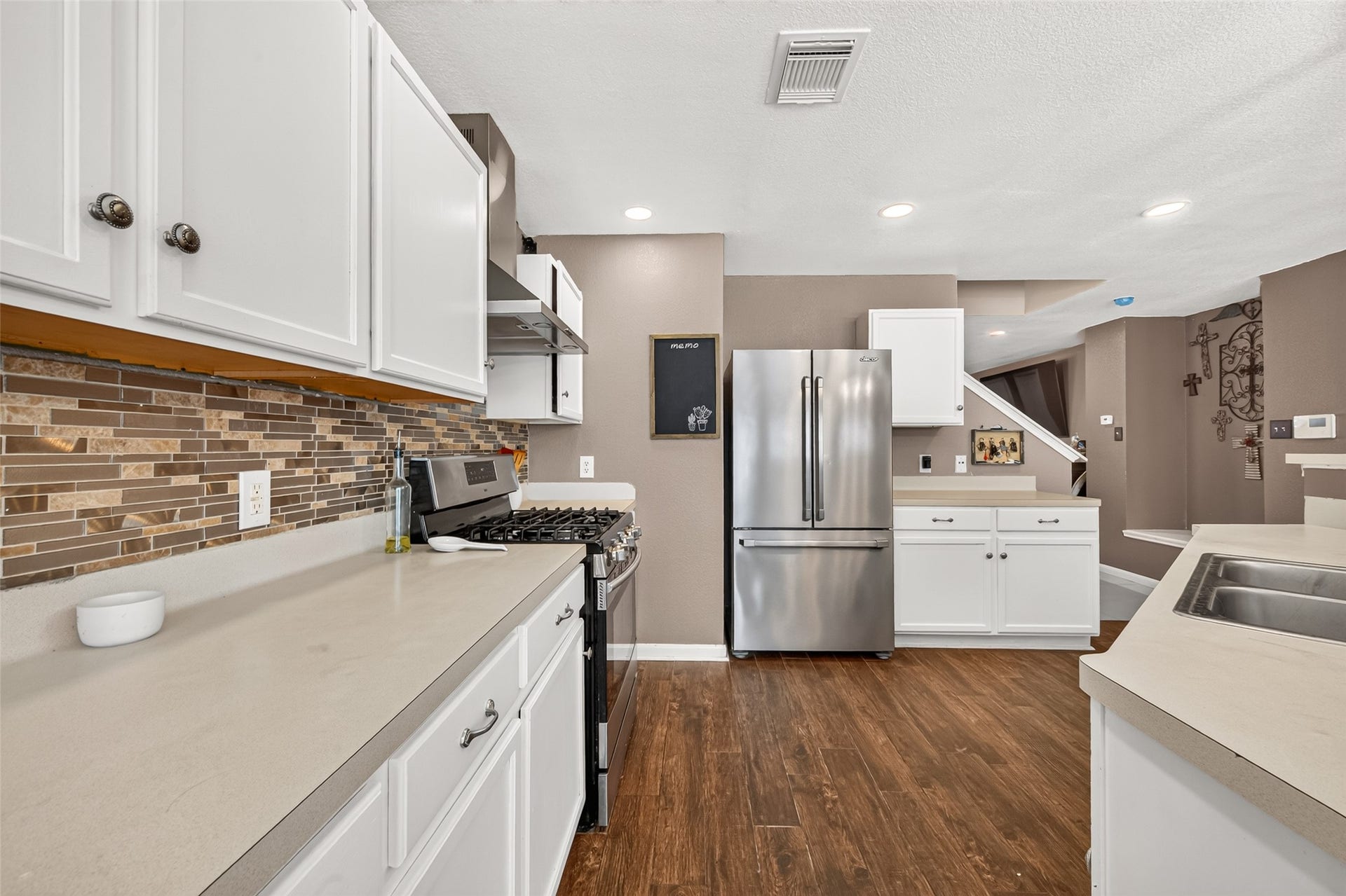 10014 Victoria Falls Lane, Houston, TX 77075 10014 Victoria Falls Lane, Houston, TX 77075