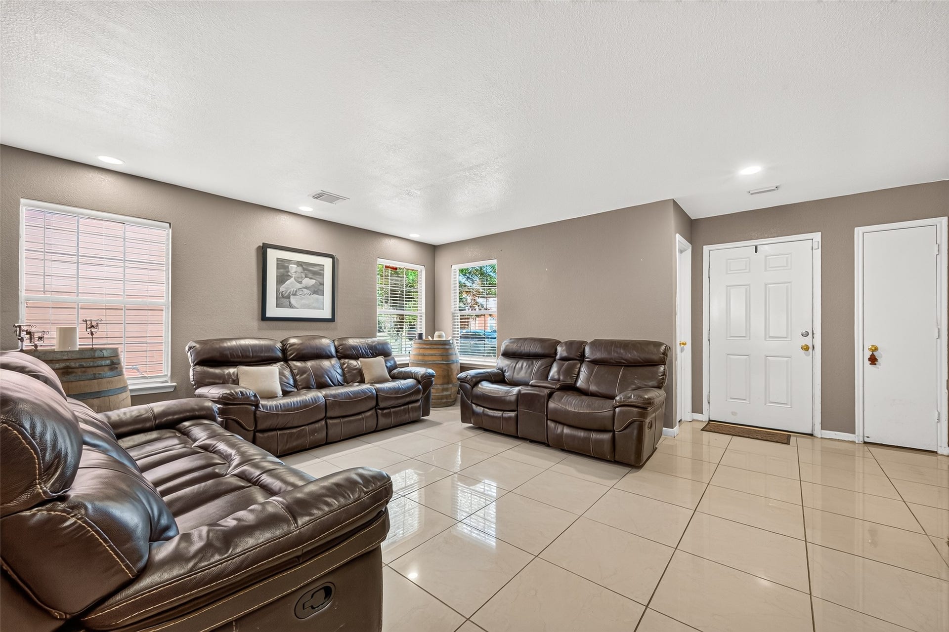 10014 Victoria Falls Lane, Houston, TX 77075 10014 Victoria Falls Lane, Houston, TX 77075