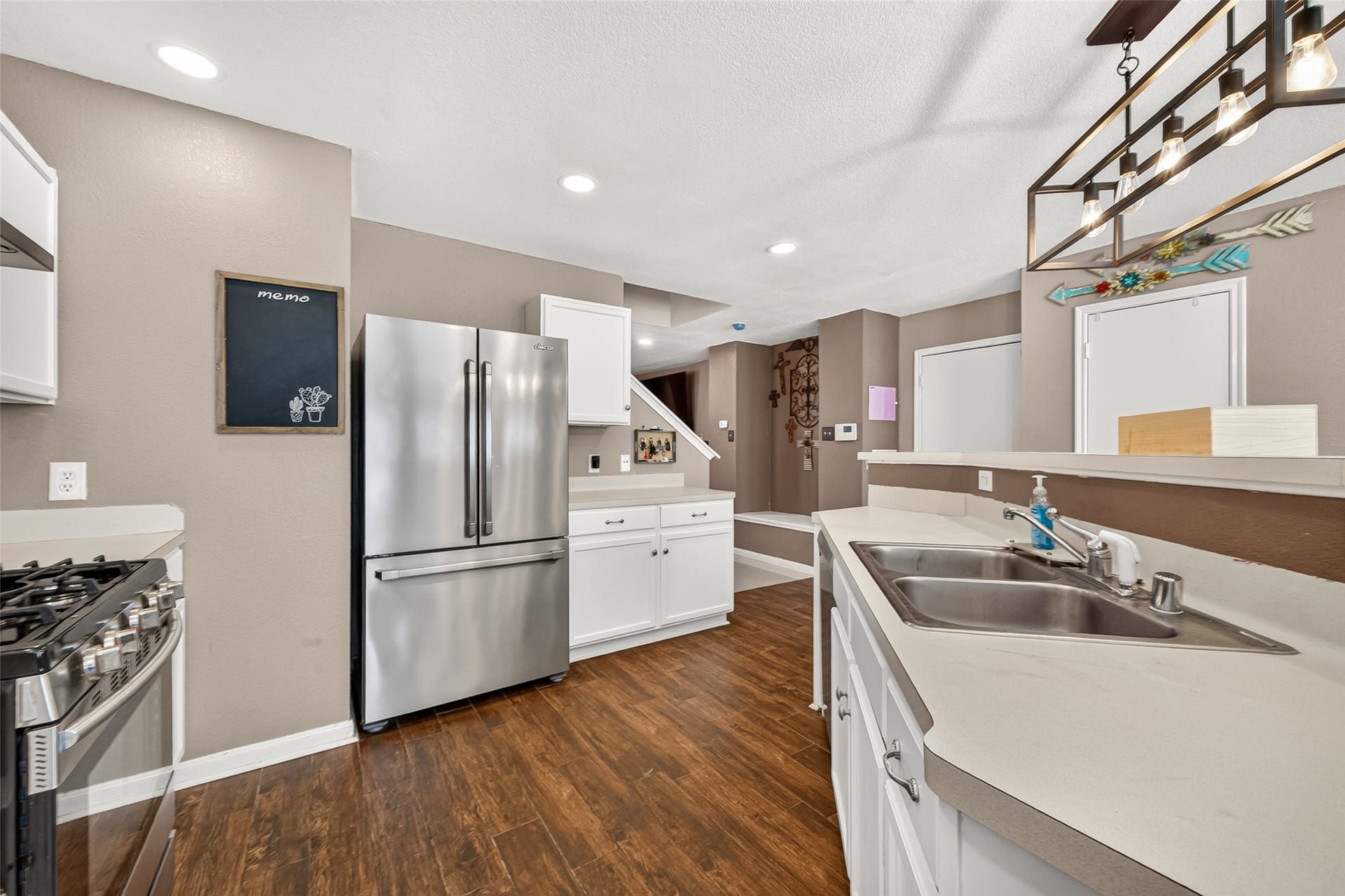 10014 Victoria Falls Lane, Houston, TX 77075 10014 Victoria Falls Lane, Houston, TX 77075