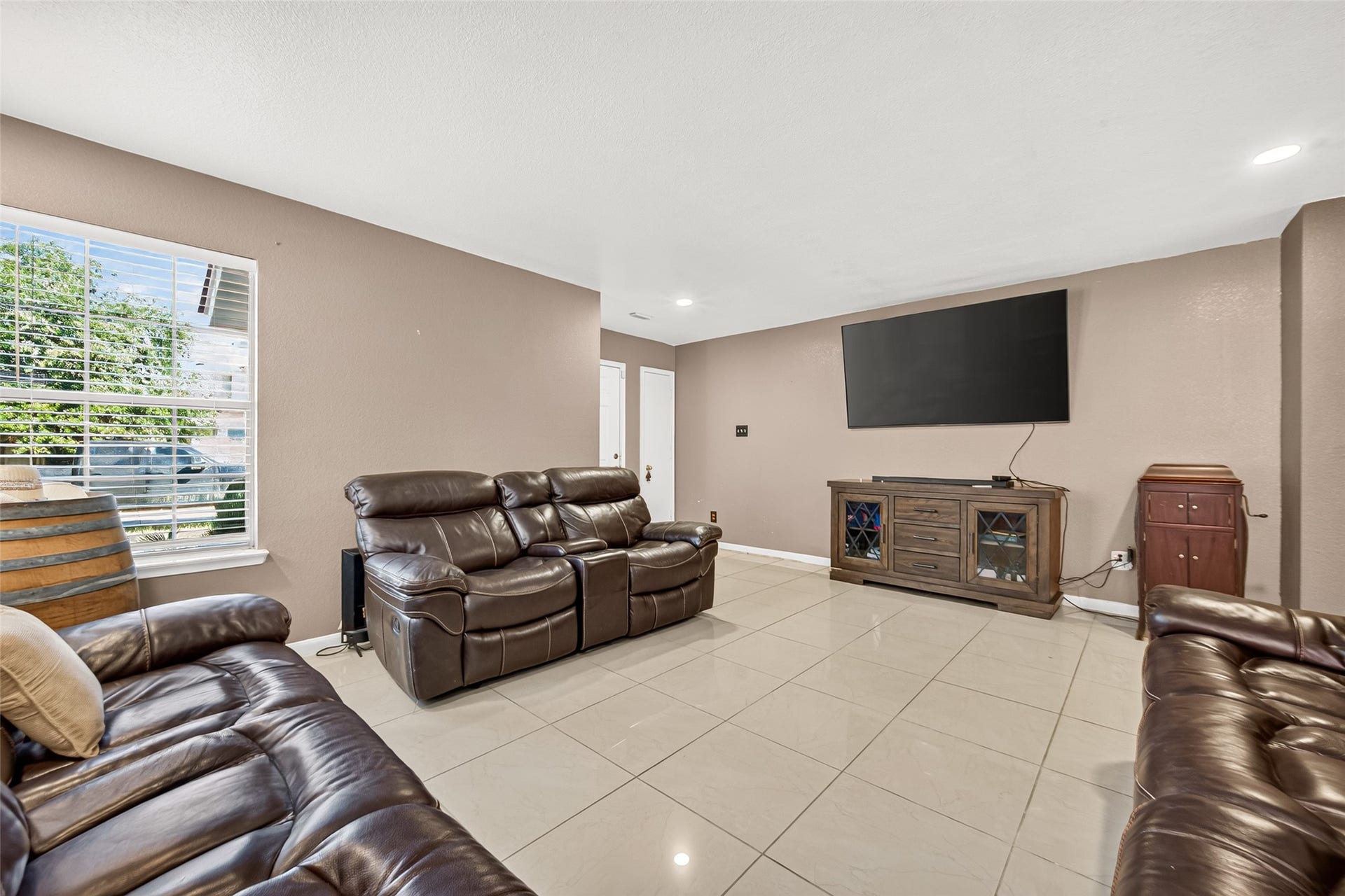 10014 Victoria Falls Lane, Houston, TX 77075 10014 Victoria Falls Lane, Houston, TX 77075