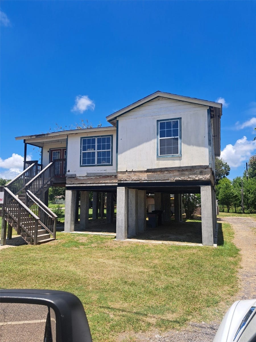 Property photo for 6106 Highway 6, Hitchcock, TX
