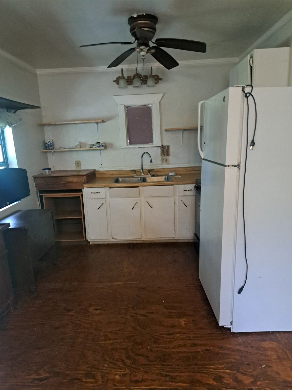 6106 Highway 6, Hitchcock, TX 77563 6106 Highway 6, Hitchcock, TX 77563
