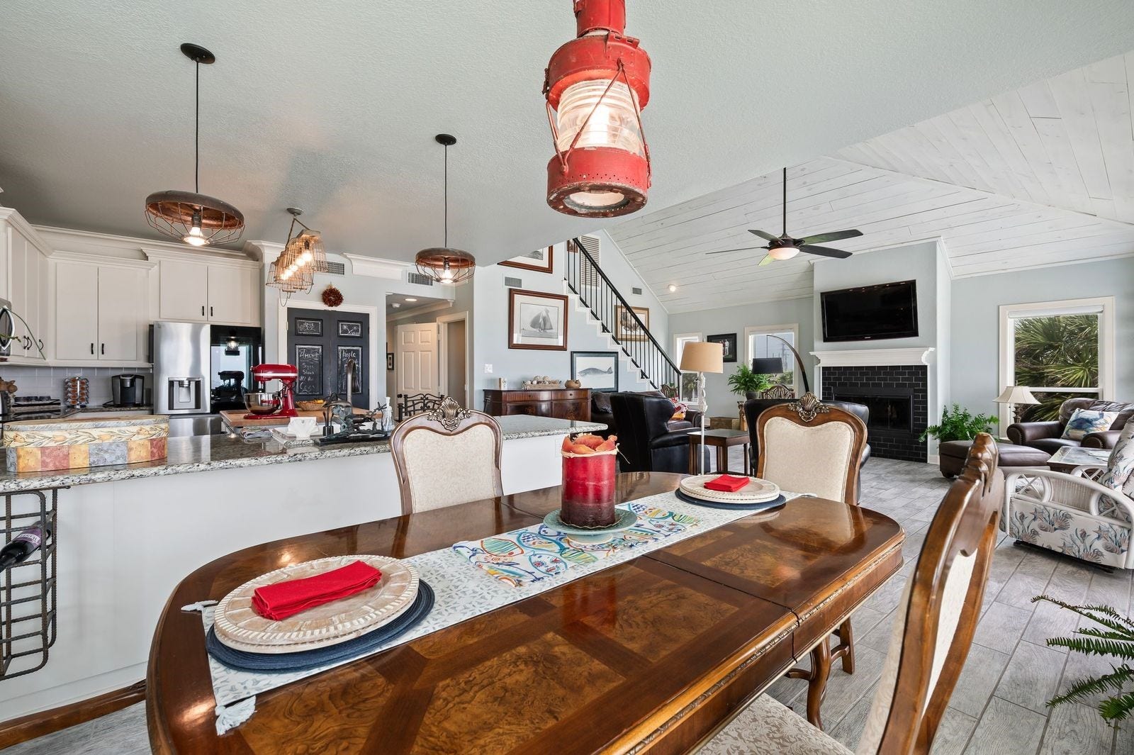 12 Tiki Circle, Tiki Island, TX 77554 The Perfect Package Of Space, Style and Comfort! Desirable open concept with dining area, kitchen, breakfast and family room.
