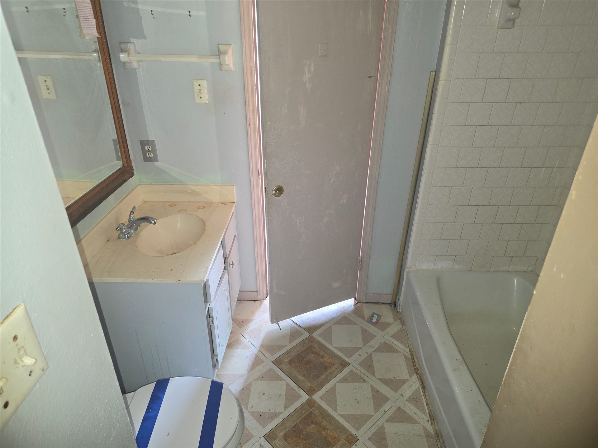 9018 Triola Lane, Houston, TX 77036 9018 Triola Lane, Houston, TX 77036