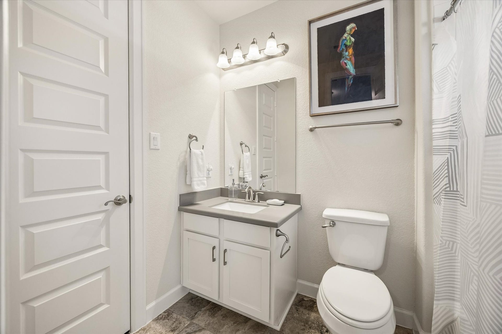 5103 W Lacey Garden Loop Loop, Houston, TX 77018 Third bedroom en-suite bathroom.