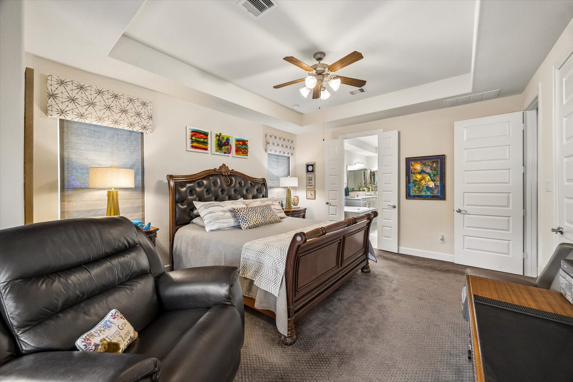 5103 W Lacey Garden Loop Loop, Houston, TX 77018 Majestic primary bedroom w/en-suite bathroom.
