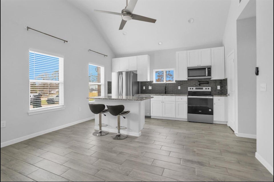 16694 E Juneau, Montgomery, TX 77316 16694 E Juneau, Montgomery, TX 77316