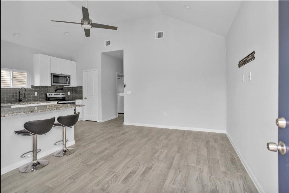 16694 E Juneau, Montgomery, TX 77316 16694 E Juneau, Montgomery, TX 77316