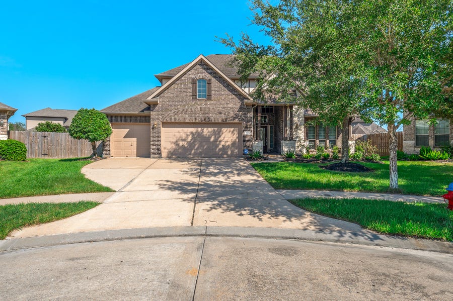 Property photo for 4725 Serrano Drive, League City, TX