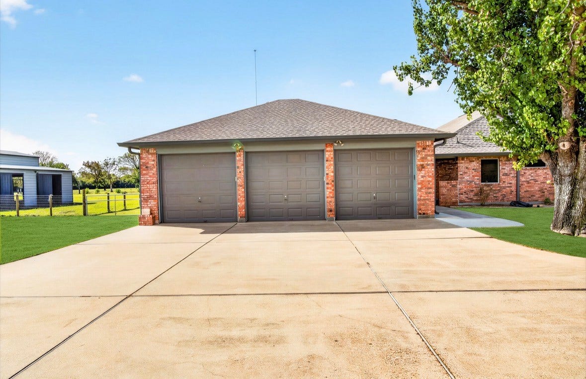 131 Happy Hollow Street, Alvin, TX 77511 131 Happy Hollow Street, Alvin, TX 77511
