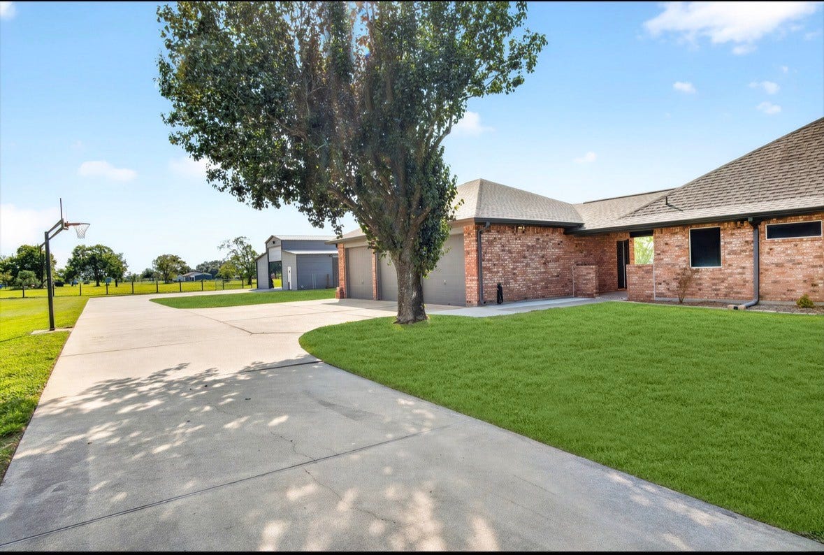 131 Happy Hollow Street, Alvin, TX 77511 131 Happy Hollow Street, Alvin, TX 77511