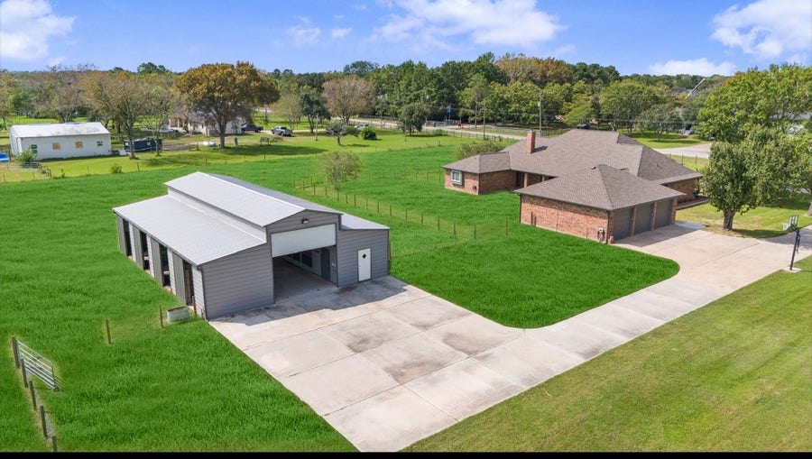 Property photo for 131 Happy Hollow Street, Alvin, TX