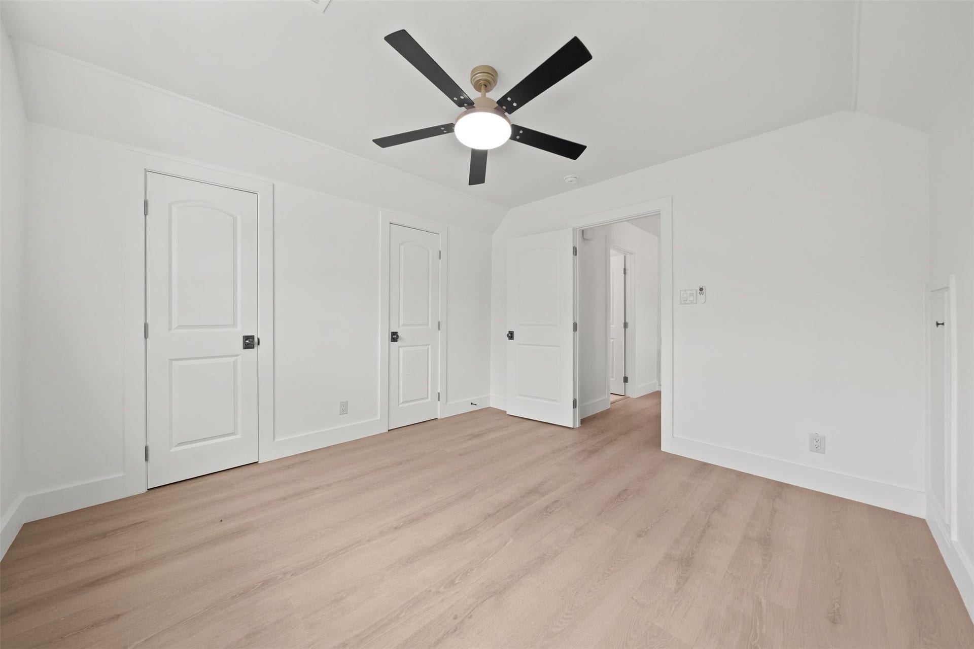 10111 Kerrwood Lane, Houston, TX 77080 10111 Kerrwood Lane, Houston, TX 77080