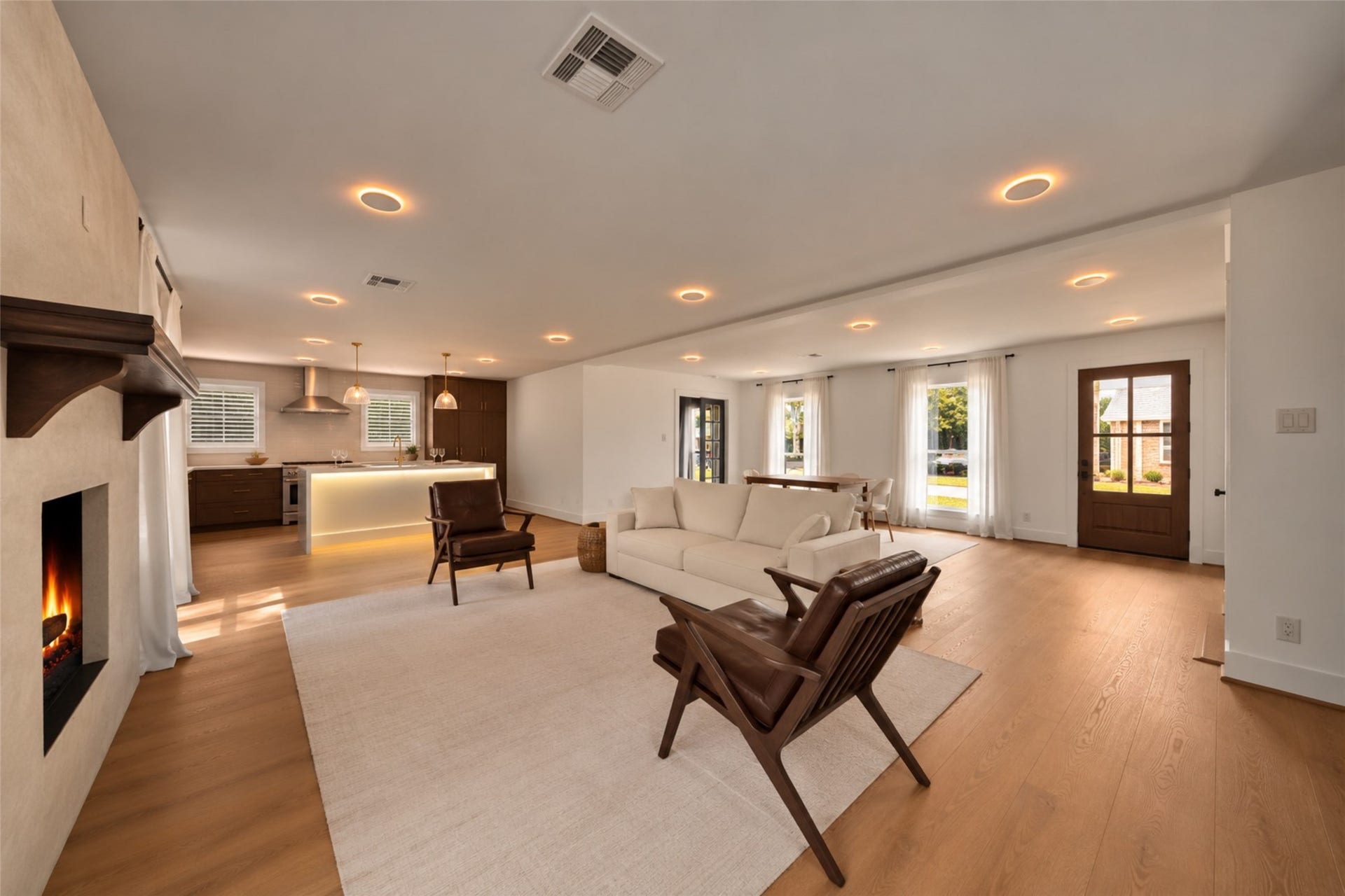 10111 Kerrwood Lane, Houston, TX 77080 Welcome to 10111 Kerrwood! This beautifully reimagined home blends thoughtful design, modern finishes, and everyday functionality. Extensively renovated with attention to detail throughout, the home offers an inviting atmosphere and a seamless balance of style and comfort.