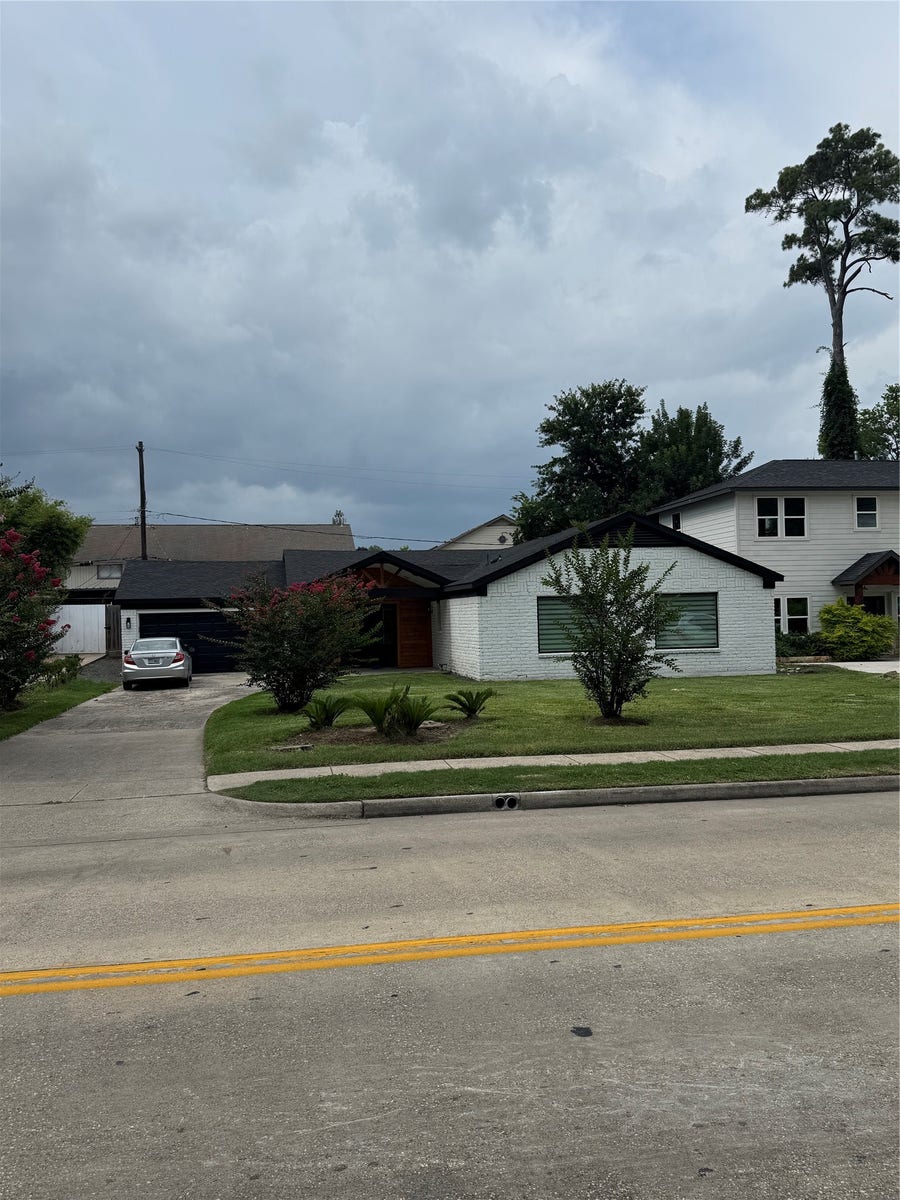 Property photo for 10042 Westview Drive, Houston, TX