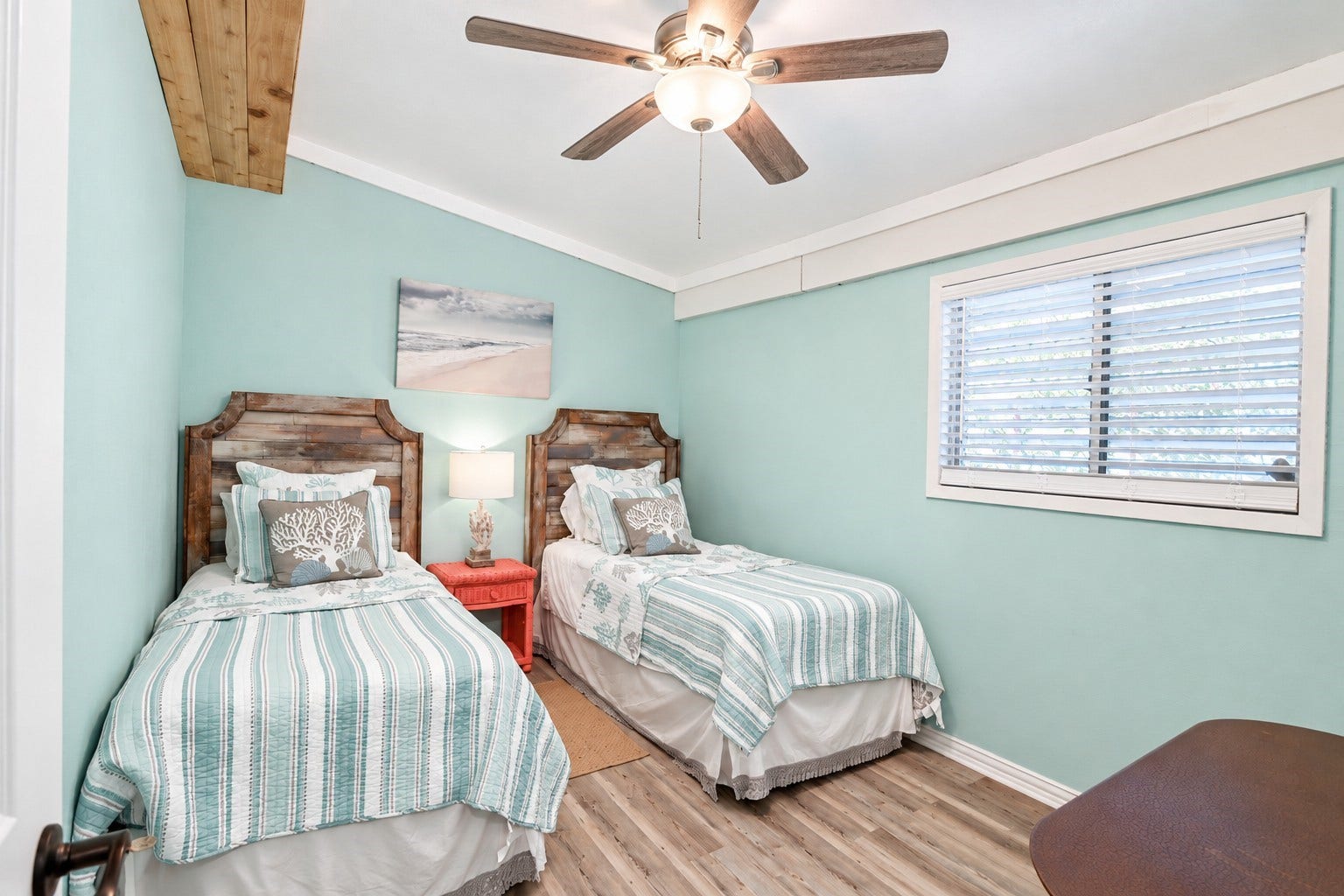 190 Barracuda, Bayou Vista, TX 77563 Middle Bedroom