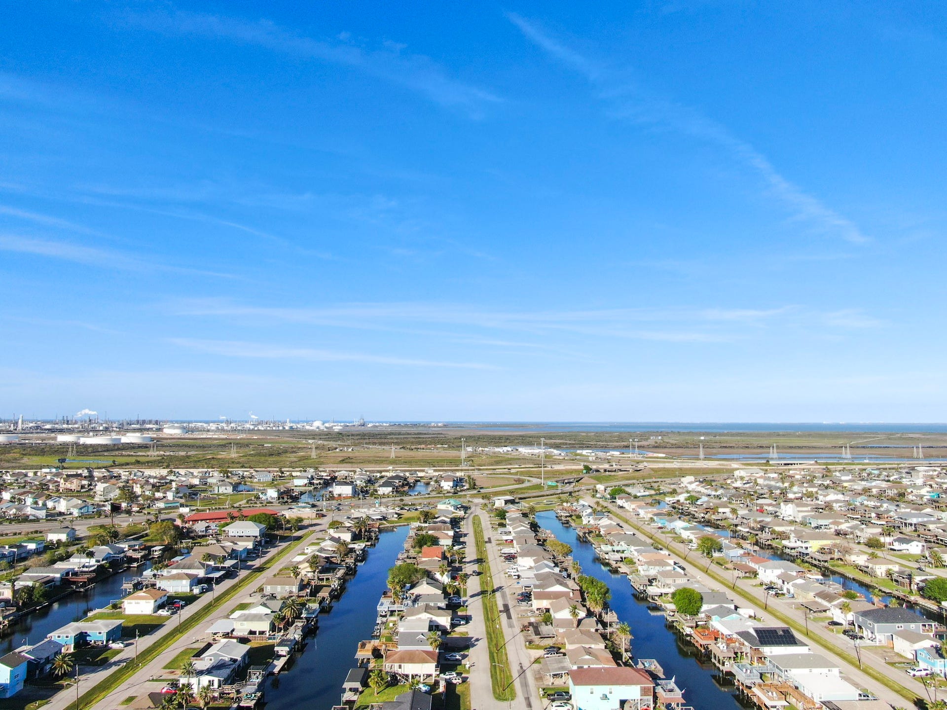 190 Barracuda, Bayou Vista, TX 77563 Quick Access to 45, short ride to Galveston and 30min to Houston