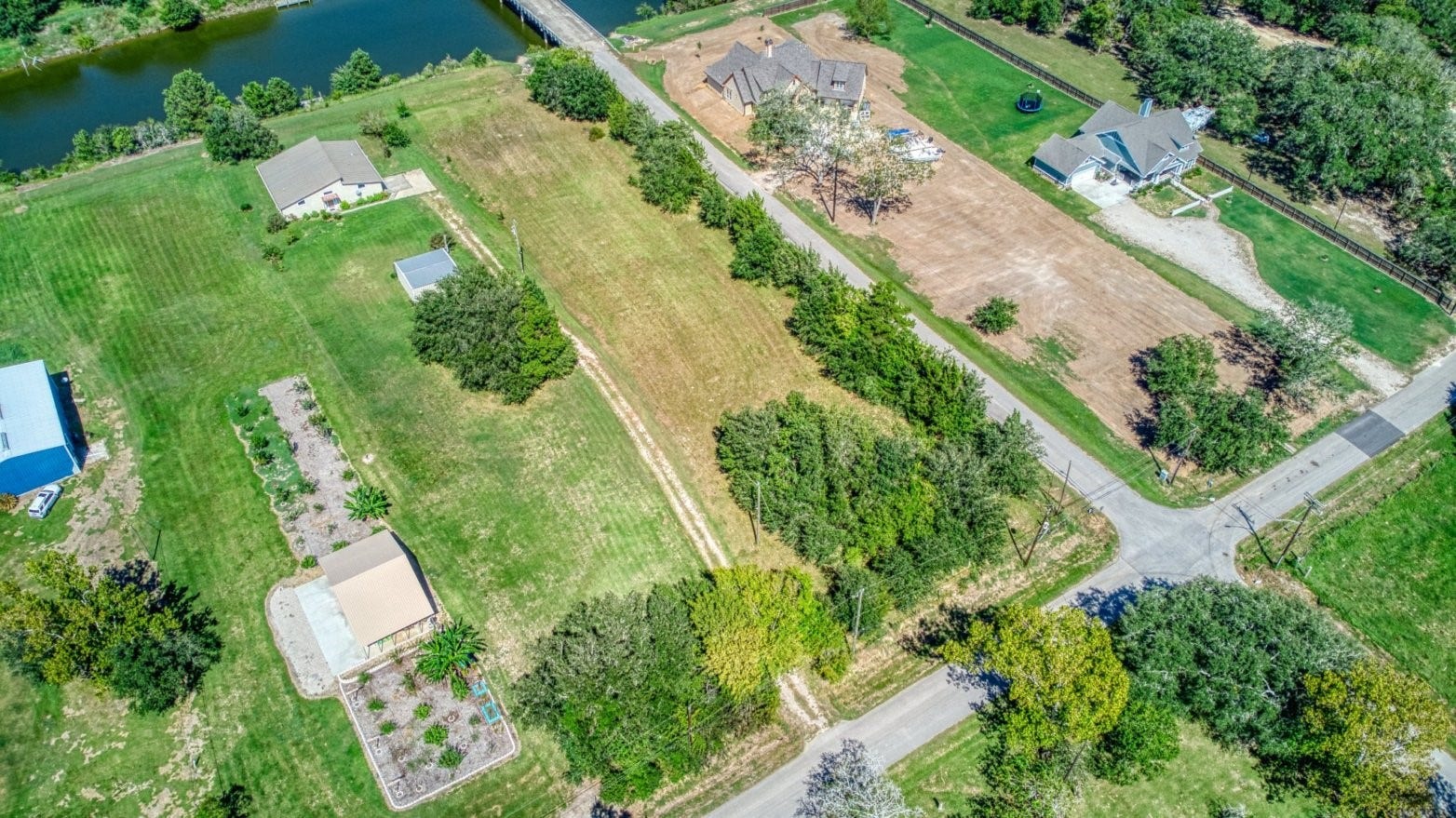 8614 Robinson Road, Hitchcock, TX 77563 8614 Robinson Road, Hitchcock, TX 77563