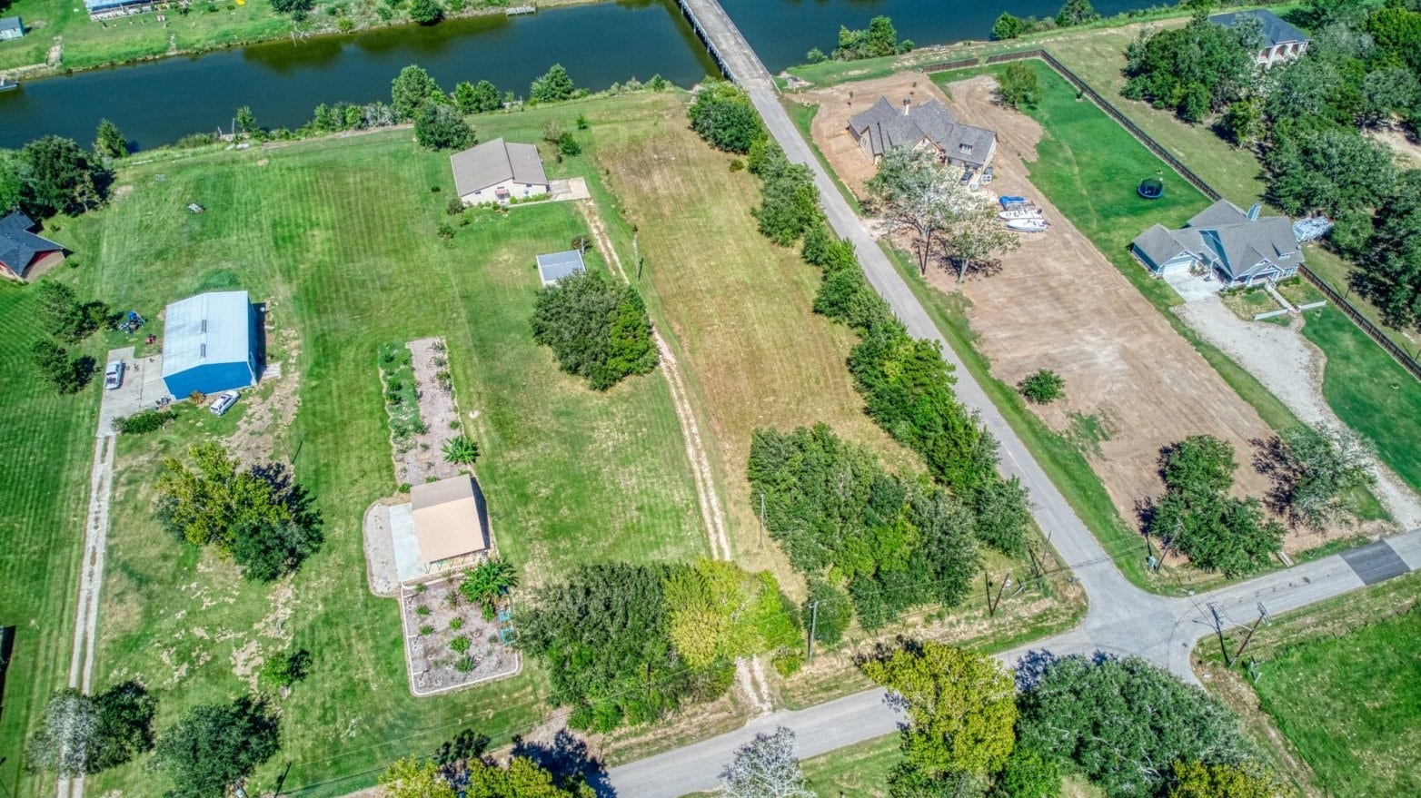 8614 Robinson Road, Hitchcock, TX 77563 8614 Robinson Road, Hitchcock, TX 77563