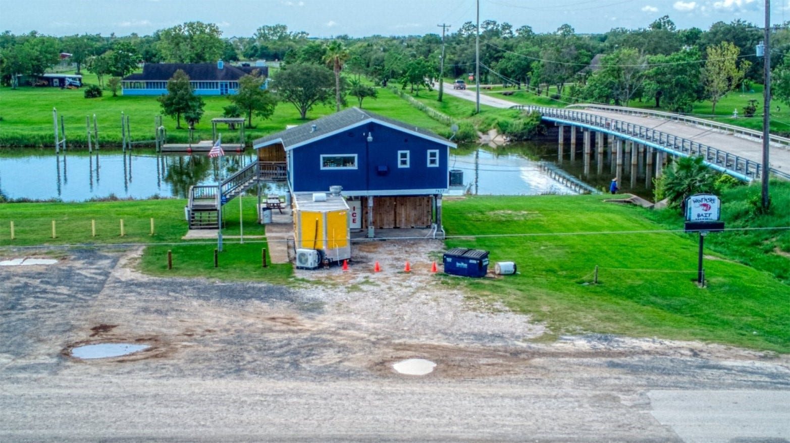 8614 Robinson Road, Hitchcock, TX 77563 8614 Robinson Road, Hitchcock, TX 77563