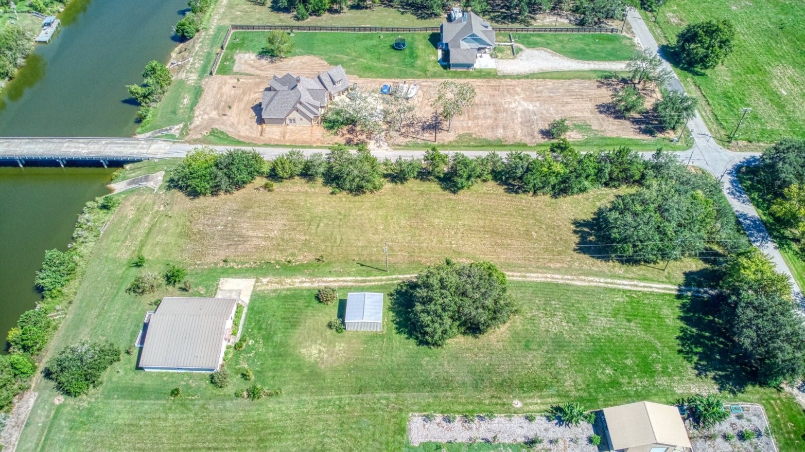 8614 Robinson Road, Hitchcock, TX 77563 8614 Robinson Road, Hitchcock, TX 77563