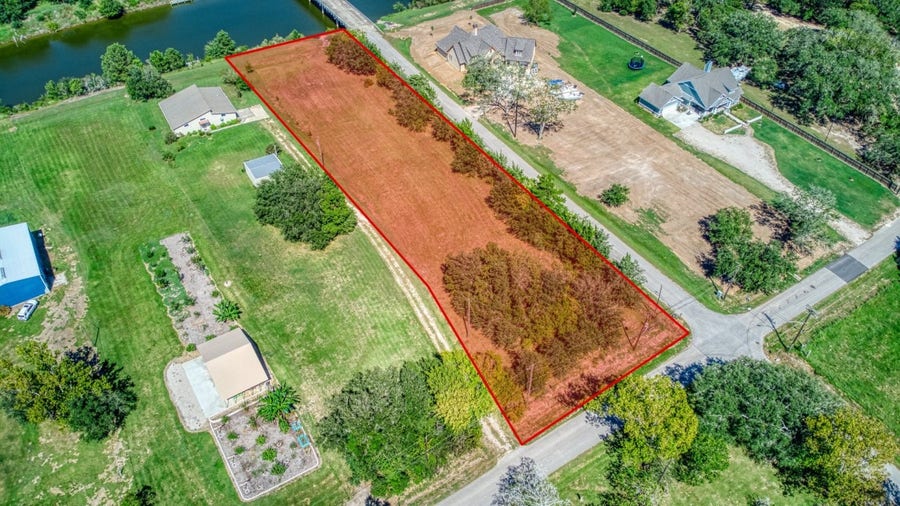 Property photo for 8614 Robinson Road, Hitchcock, TX