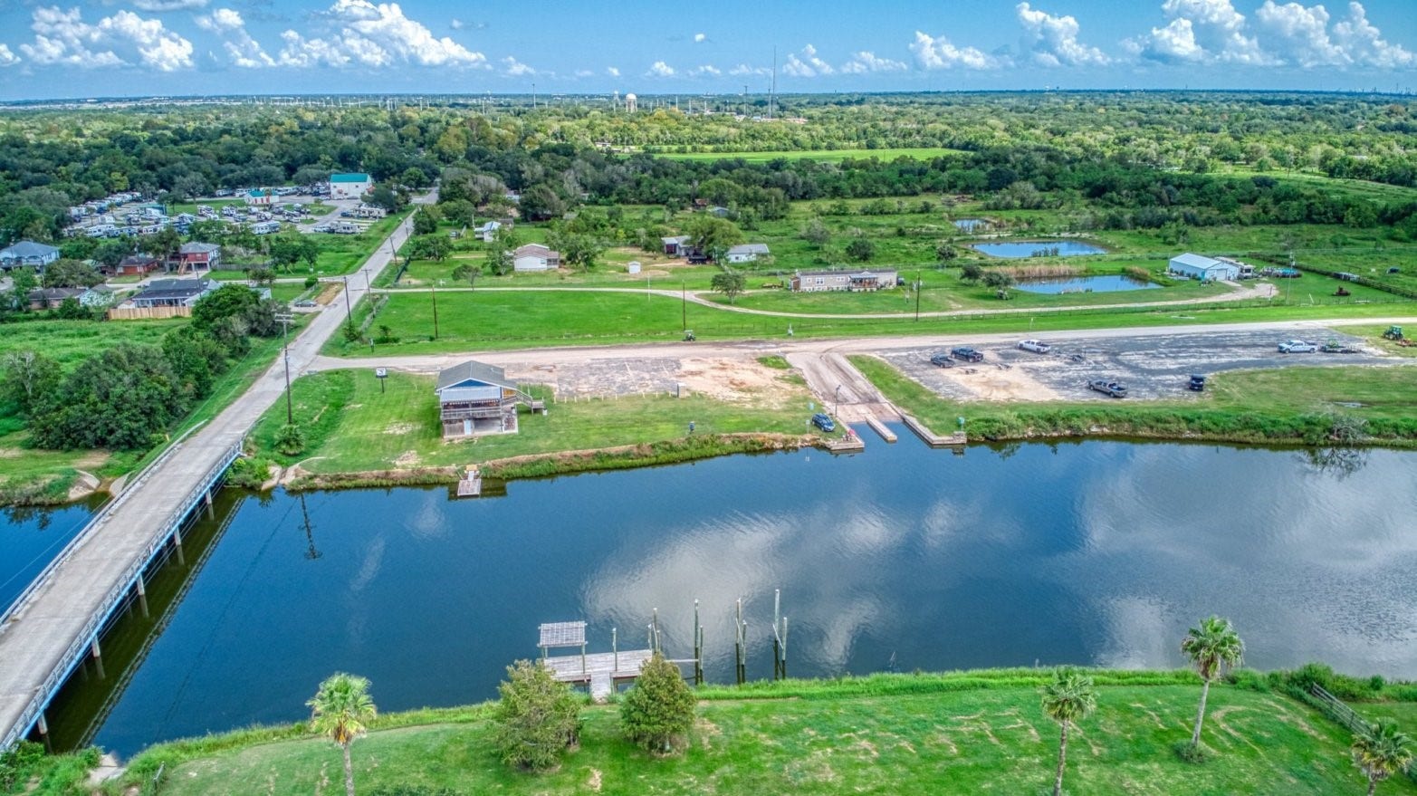 8614 Robinson Road, Hitchcock, TX 77563 8614 Robinson Road, Hitchcock, TX 77563