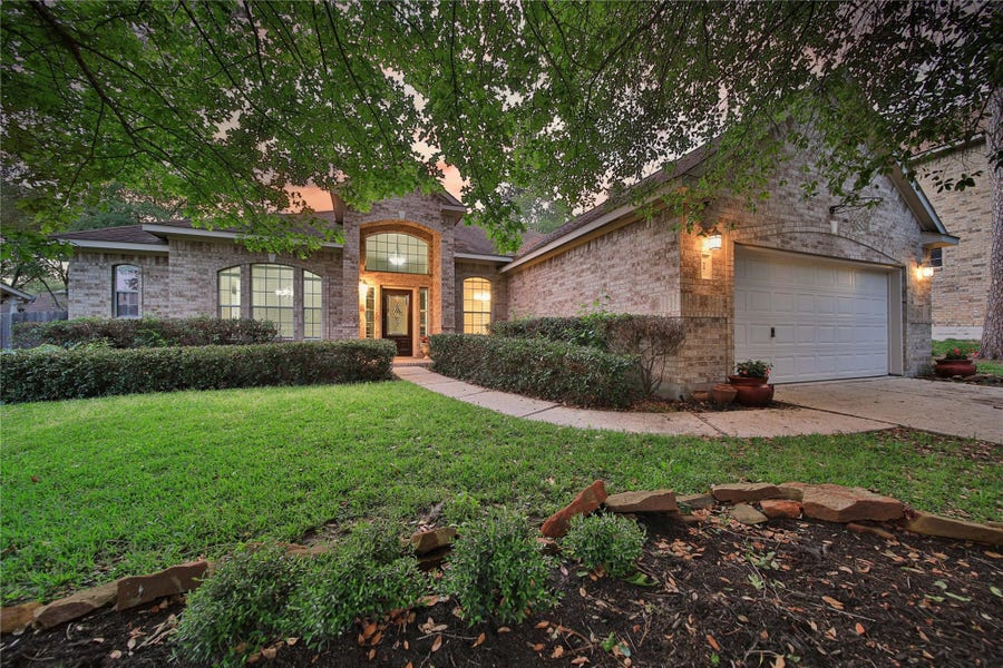 Property photo for 27 W Prairie Dawn Circle, The Woodlands, TX