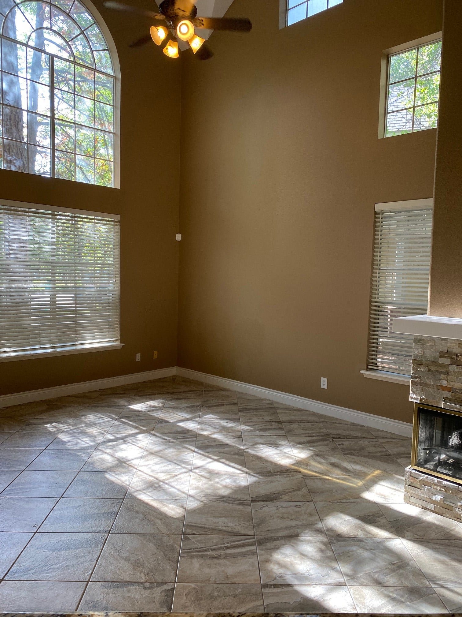 68 Lakeridge Court, The Woodlands, TX 77381 68 Lakeridge Court, The Woodlands, TX 77381