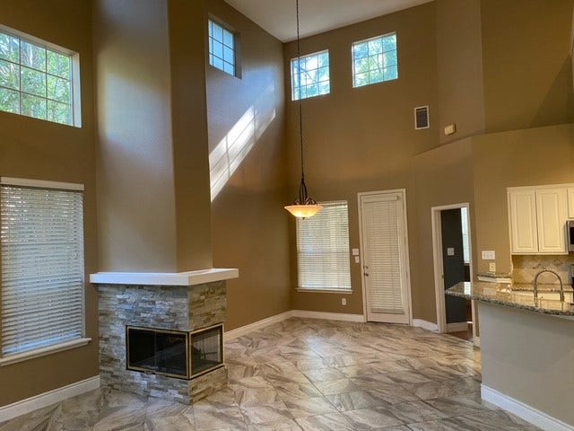 68 Lakeridge Court, The Woodlands, TX 77381 68 Lakeridge Court, The Woodlands, TX 77381