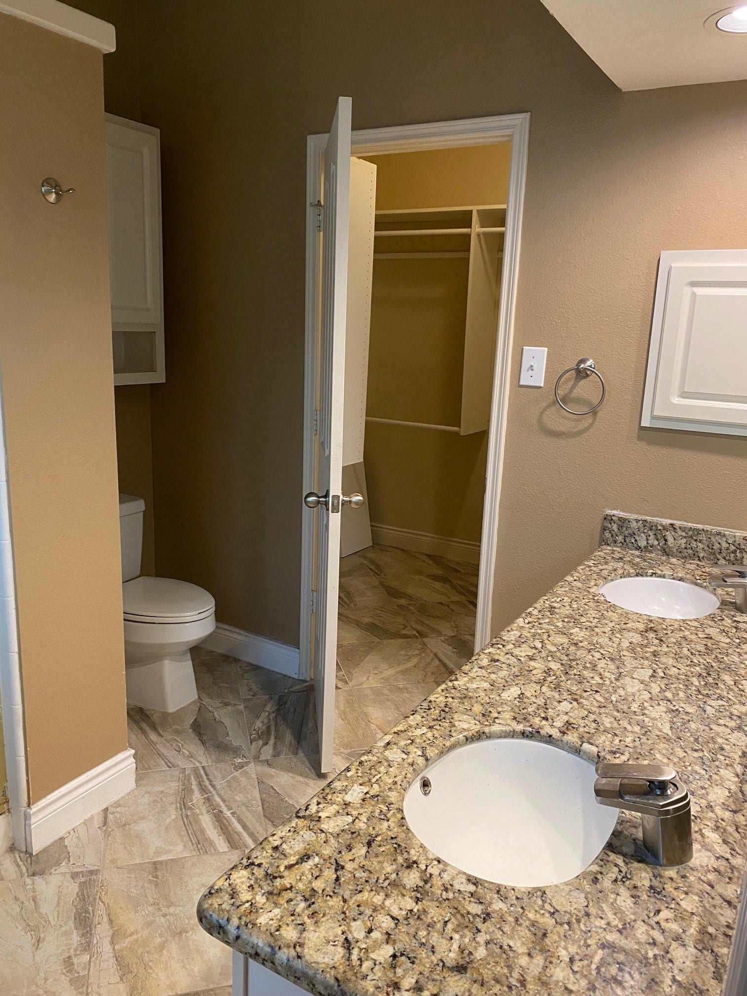 68 Lakeridge Court, The Woodlands, TX 77381 68 Lakeridge Court, The Woodlands, TX 77381