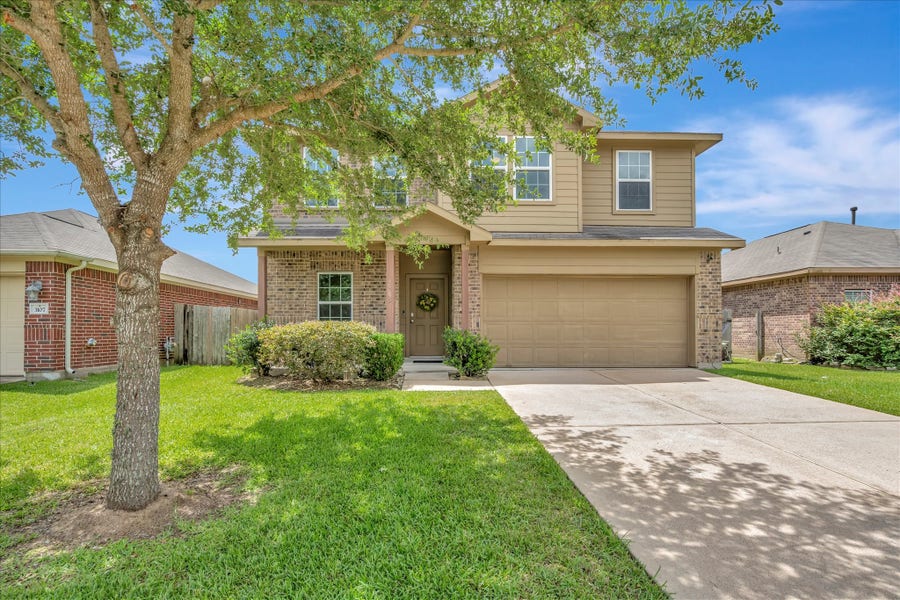 Property photo for 3105 Cambridge Meadows Lane, Dickinson, TX