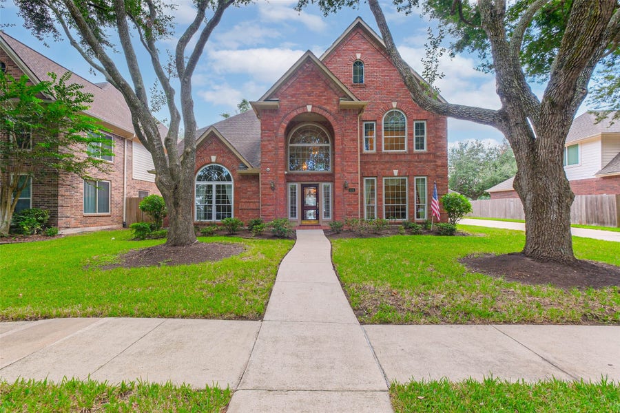 Property photo for 633 Clarenda Falls Drive, Sugar Land, TX