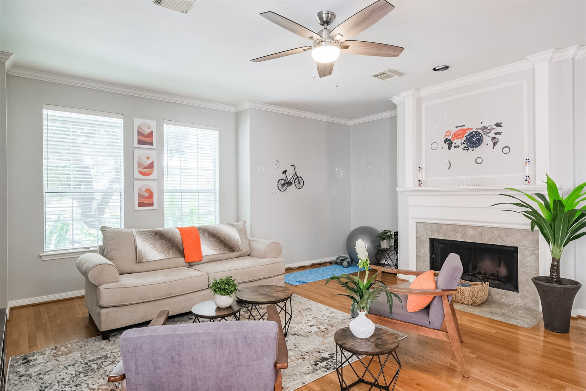 26 Waugh Drive, #A, Houston, TX 77007 26 Waugh Drive, #A, Houston, TX 77007